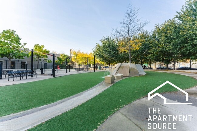 Building Photo - 1464 S Michigan Ave