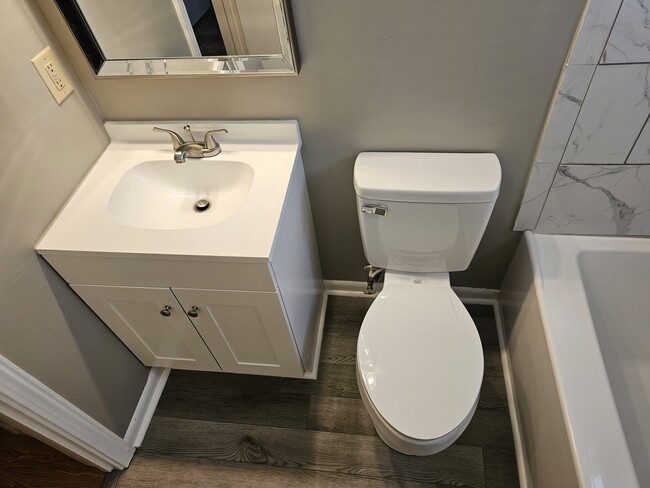 Master bathroom - 202 Magnolia Dr