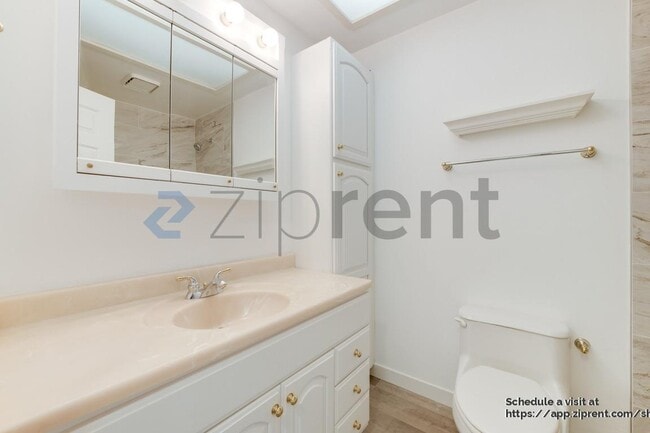 Building Photo - 12225 105th Ave NE