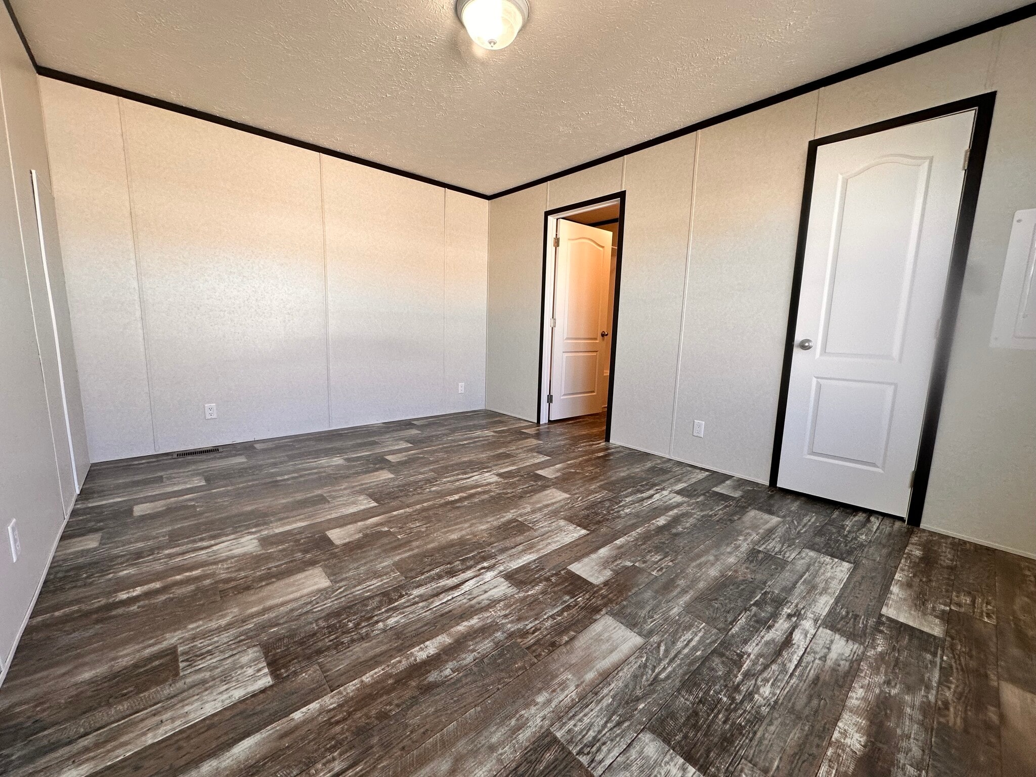 Building Photo - 24 Skeena St