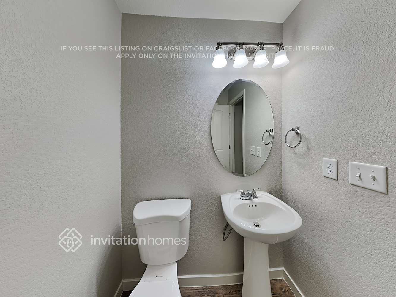 Building Photo - 4041 Creek Legend View