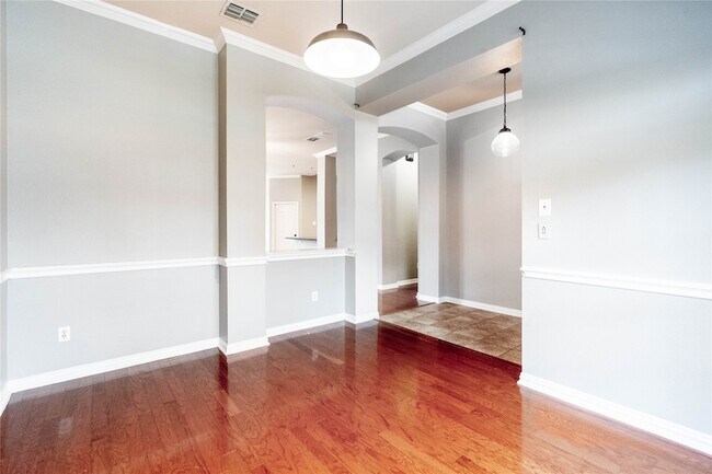Building Photo - 935 Panther Ln
