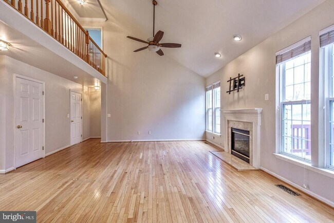 Building Photo - 19 Blue Spruce Cir