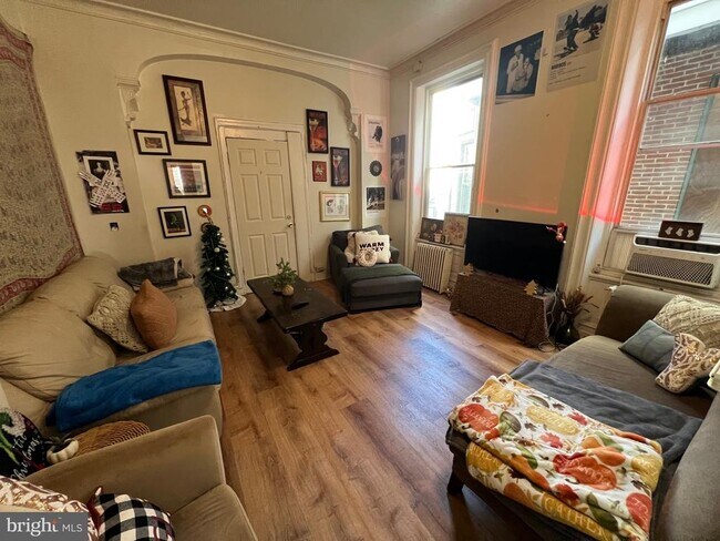 Building Photo - 1709 W Montgomery Ave