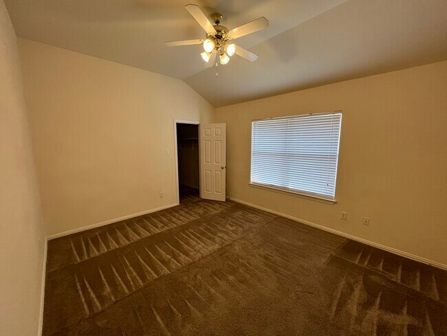 Building Photo - 6109 Apache Dr