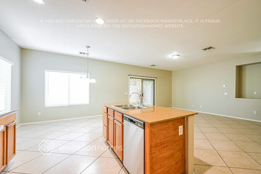 Building Photo - 6342 W Cambridge Ave