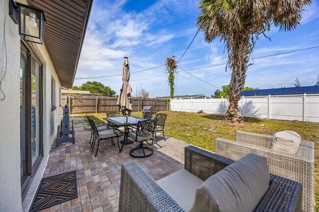 Building Photo - 1160 Altman Dr