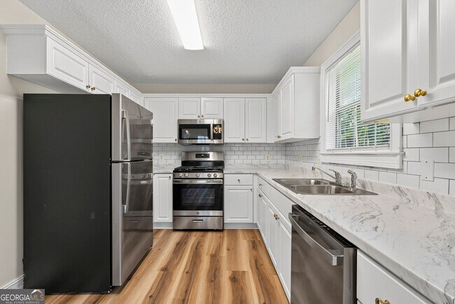 Building Photo - 116 Summer Leigh Dr