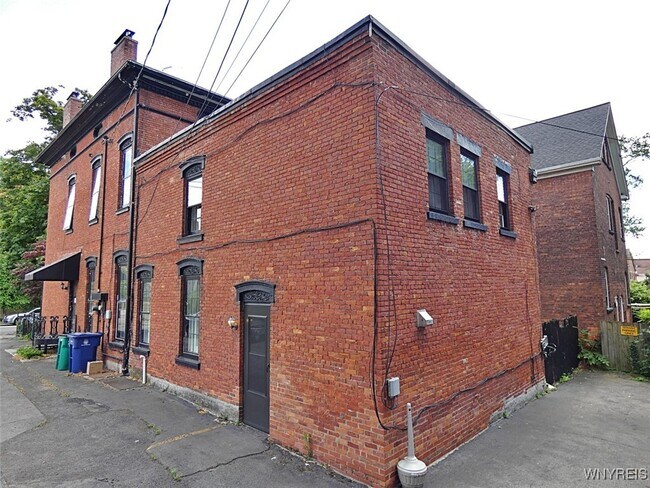 Building Photo - 522 Franklin St