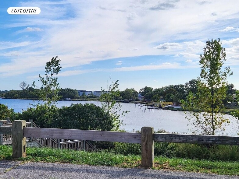 Building Photo - 336 Howe Ave