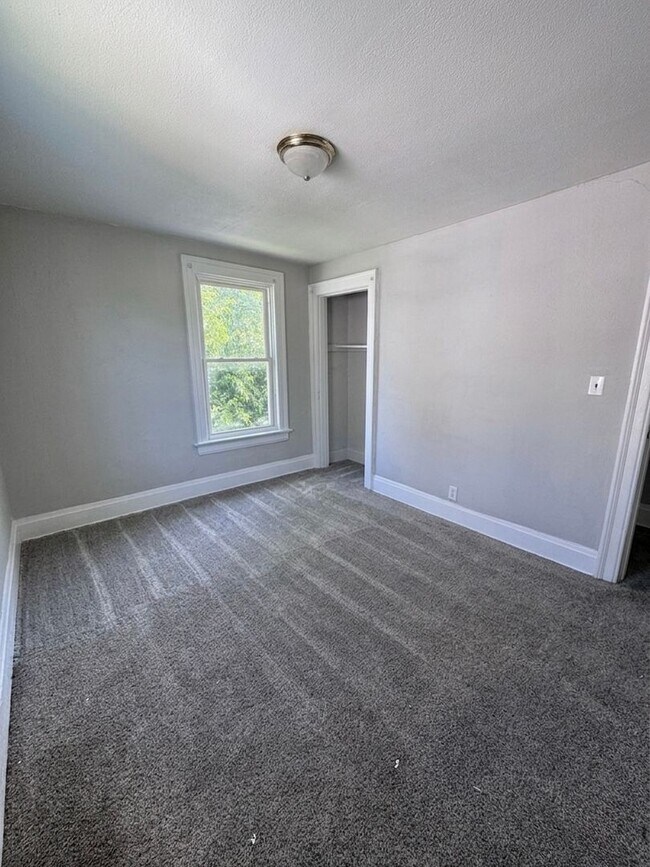 Building Photo - 414-416 Park Ave