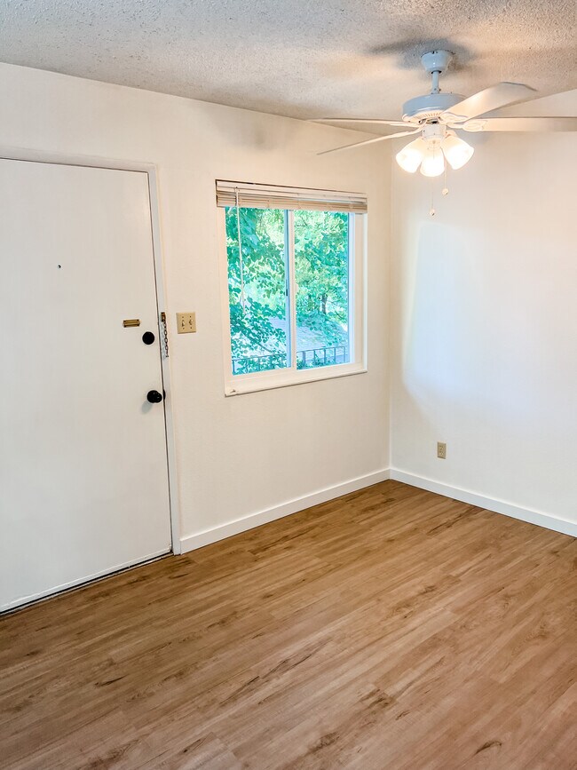 Building Photo - 1351 Arcadian Ave