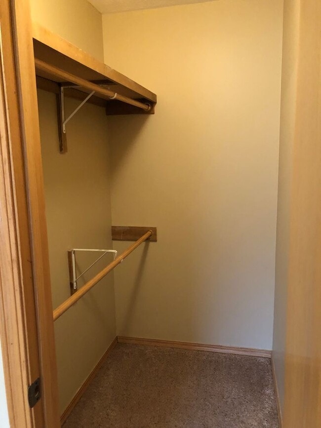 Building Photo - 2 bedroom, 2 bathroom, 2 car garage duplex