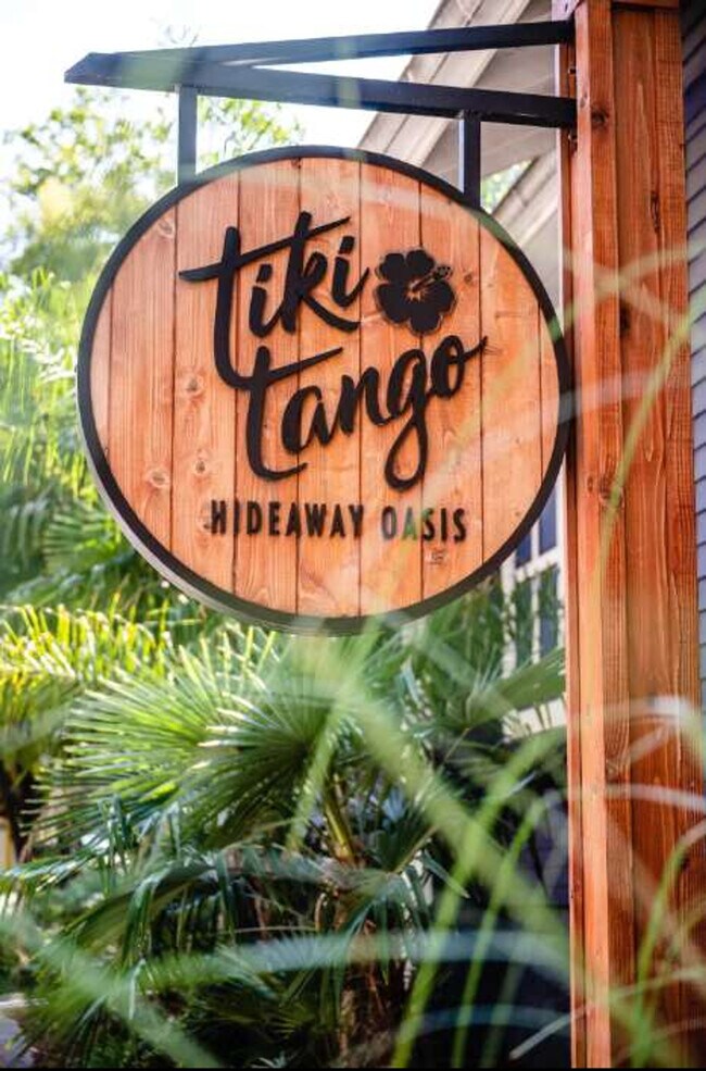 Building Photo - 1136 Crescent Ave NE