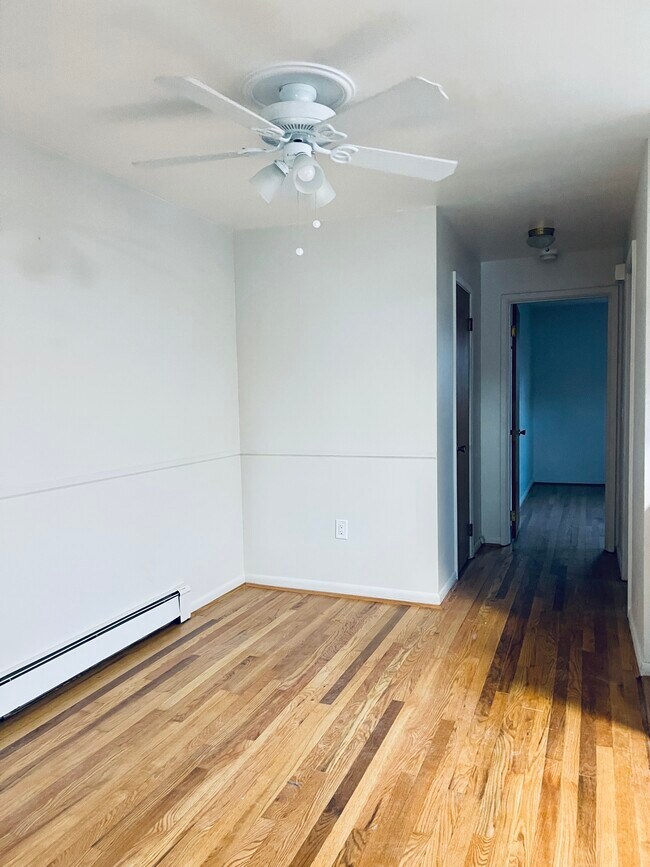 Dining Room / Kitchenette 2 - 4036 O Leary Ave