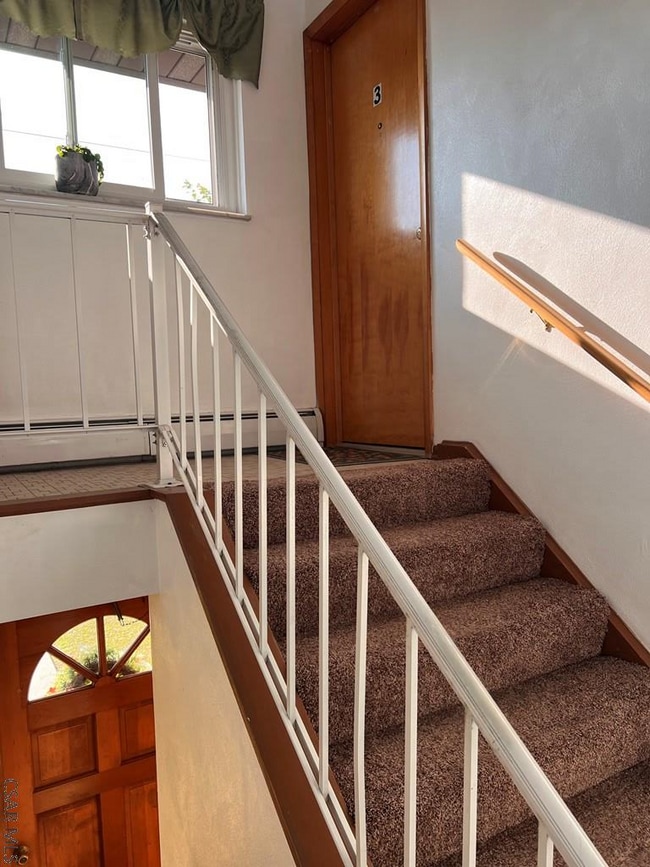 Building Photo - 129 Lulay St