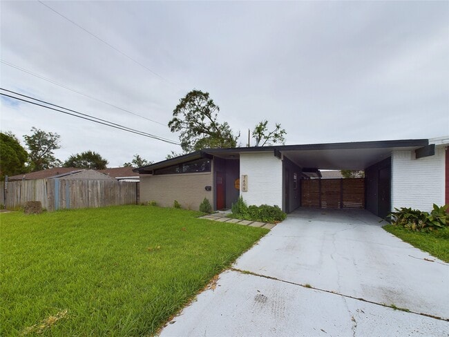 Building Photo - 7609 Amelia Rd