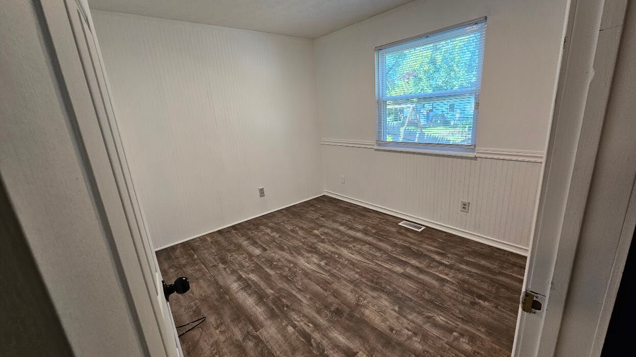 Bedroom 3 - 626 Woods Crossing Dr