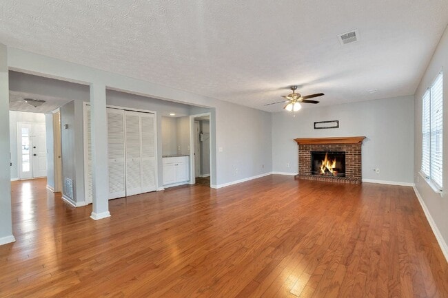Building Photo - 4641 Hampton Chase