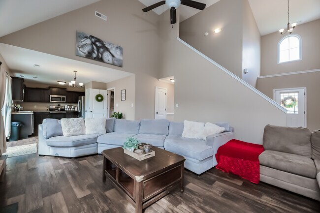 Building Photo - 425 Sea Buoy Ln