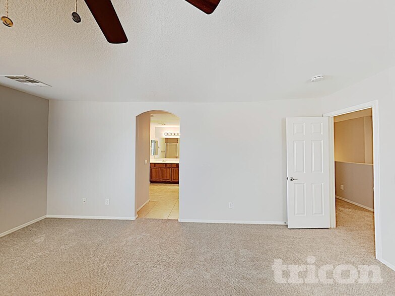 Building Photo - 45654 W Meadows Ln