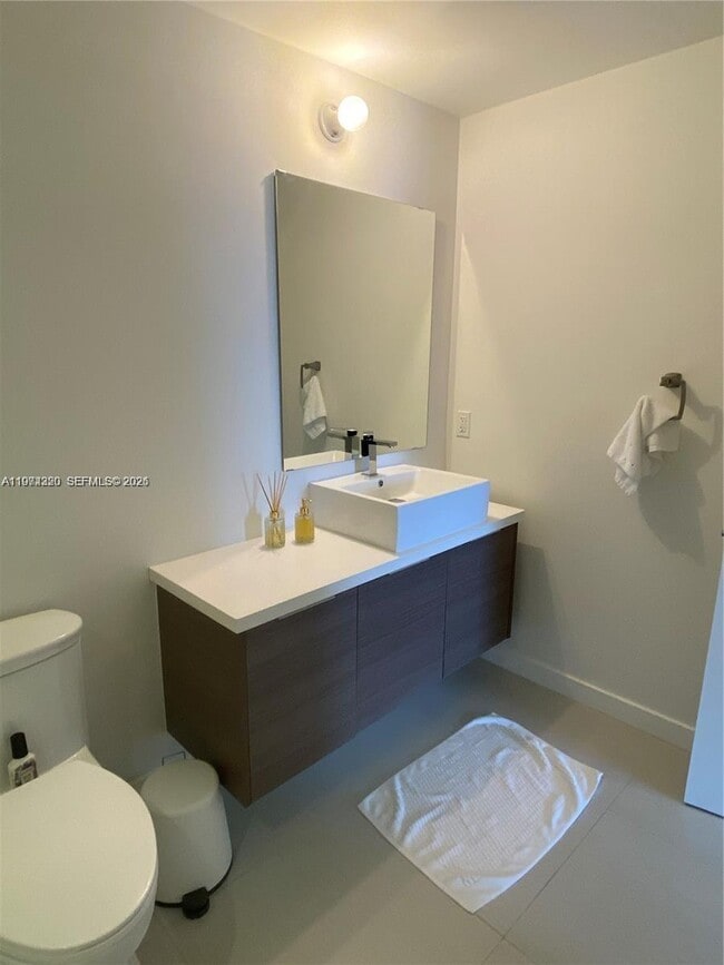 Building Photo - 1010 SW 2nd Ave