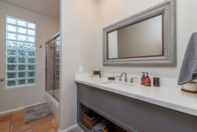 Building Photo - 9315 E Aster Dr