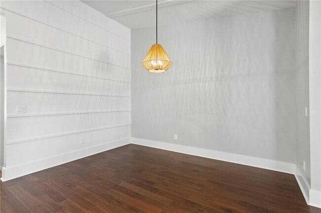Building Photo - 3258 Highland Dr SE