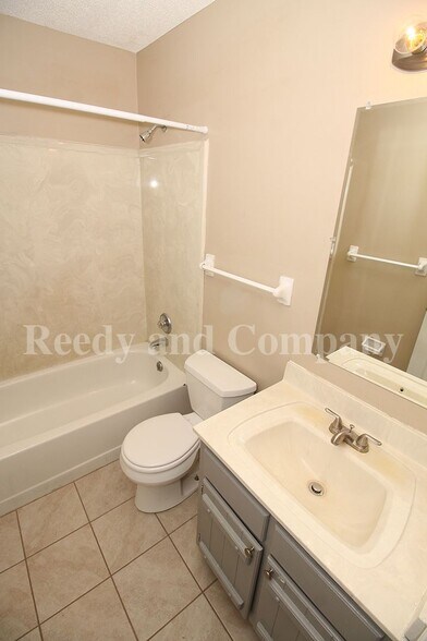 Building Photo - 4682 Sandy Park Dr