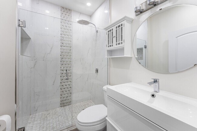 Building Photo - 20 S Lakeshore Dr