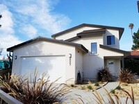 Building Photo - 2101