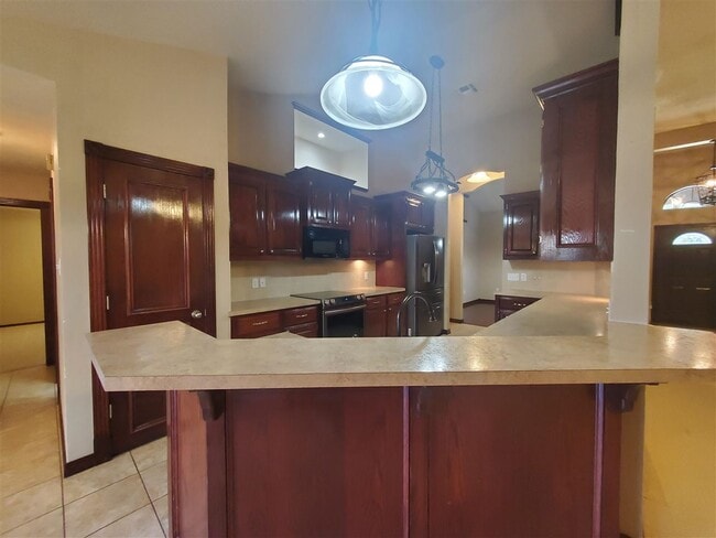 Building Photo - 2802 NE Scottsdale Cir