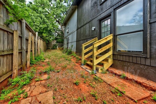 Building Photo - 6456 W Hefner Rd