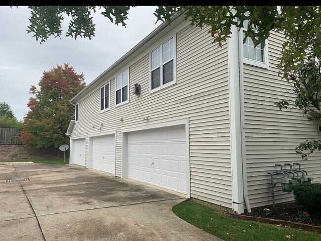 Building Photo - 23176 Grist Mill Ct