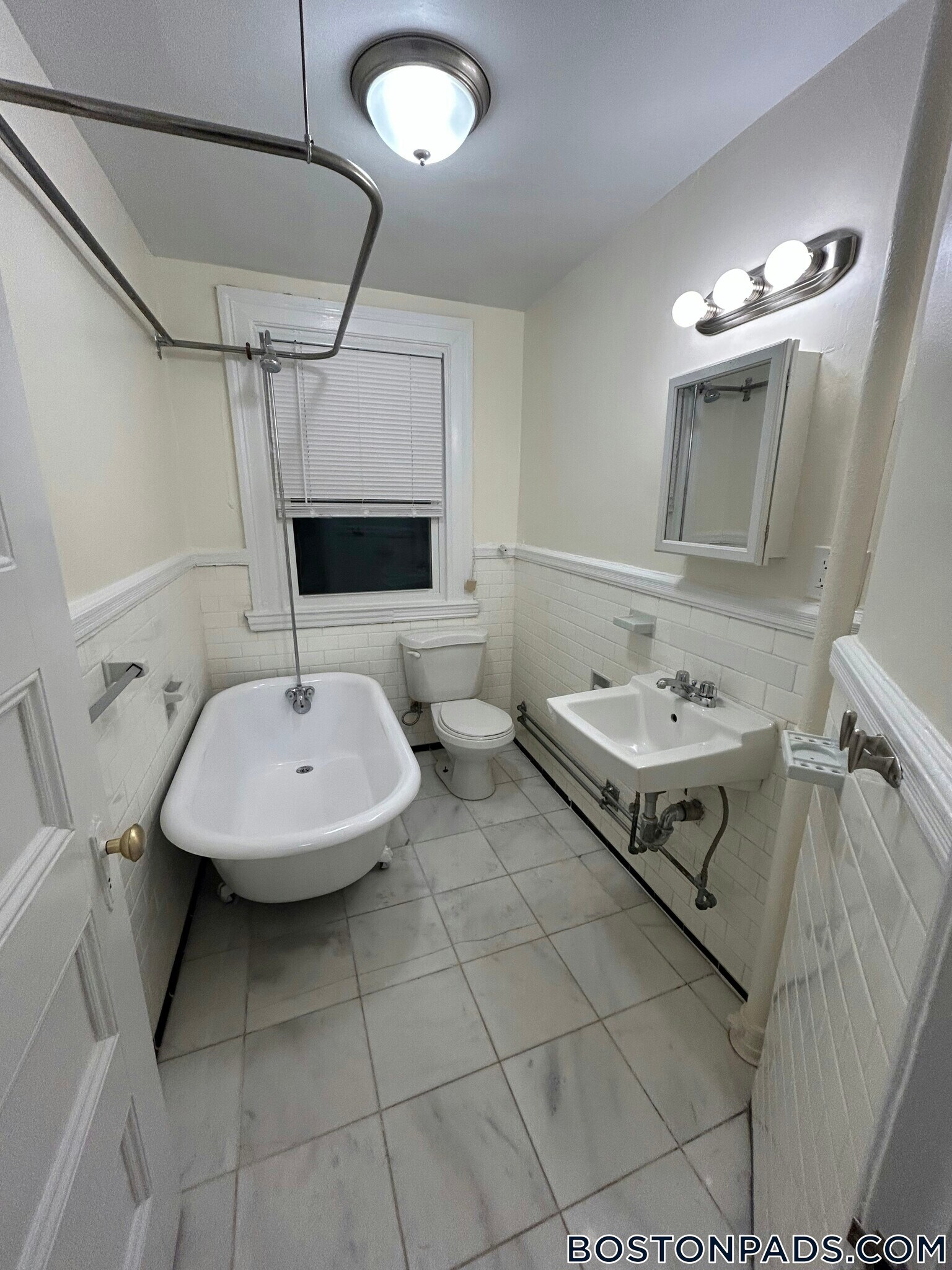 Building Photo - 885 Massachusetts Ave