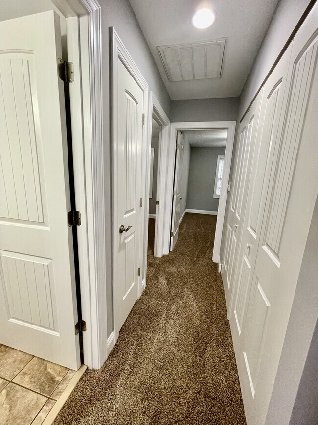 Building Photo - 518 Capstone Dr