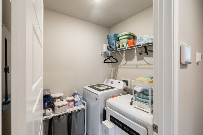 Building Photo - 2568 Arbordale Lp