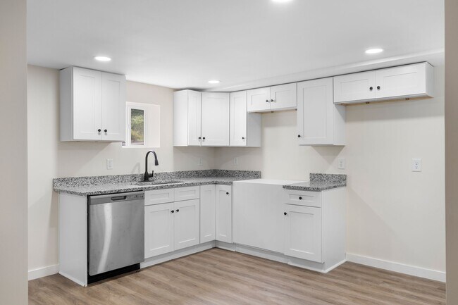 Building Photo - 1036 Seymour Ave