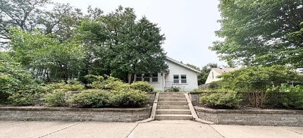 Building Photo - 2904 Salem Ave
