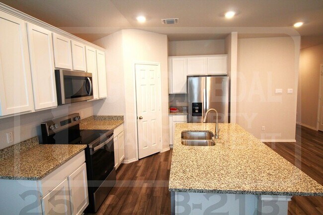 Building Photo - 1704 Cedrus Dr