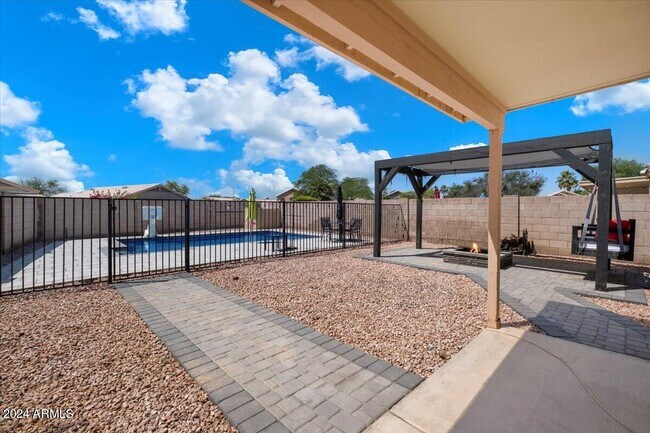 Building Photo - 4623 E Desert Wind Dr.