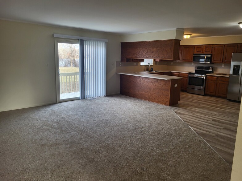 Building Photo - 11737 21 Mile Rd