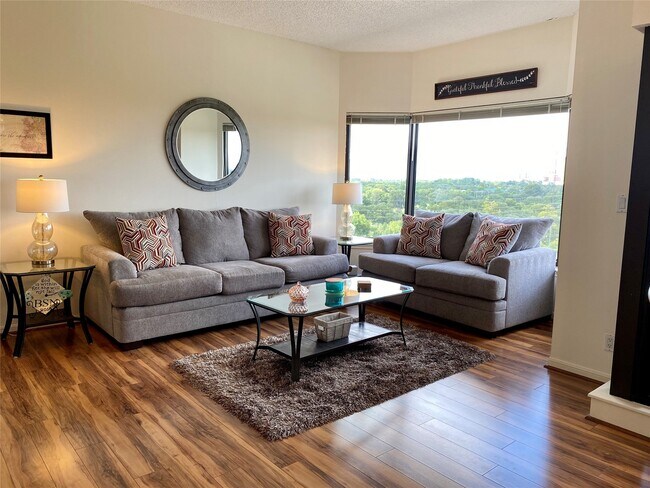 Building Photo - 2001 Holcombe Blvd