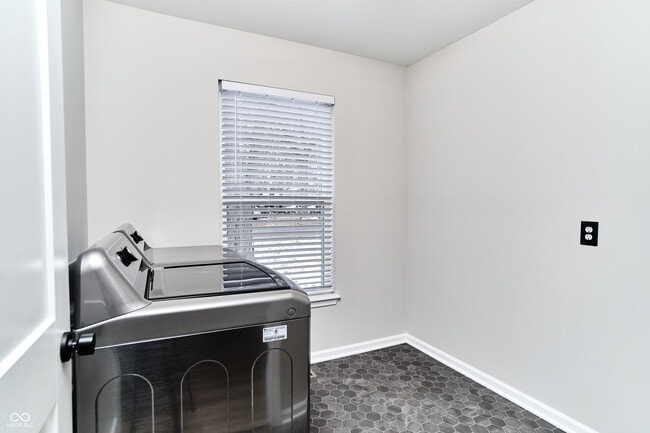 Building Photo - 730 N East St