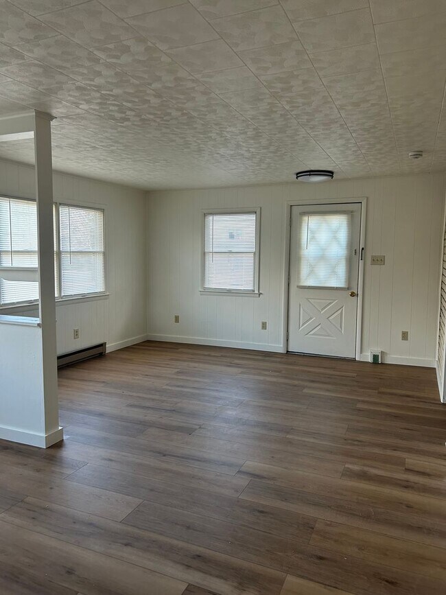 Building Photo - 12635 Williamsport Pike