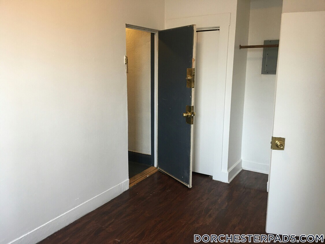Primary Photo - 451 Norfolk St