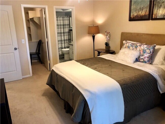 Building Photo - Corporate Furnished Two-Bedroom Condo - Utilities and Wi-Fi, From $1,825 monthly, Minimum of 3 mo...