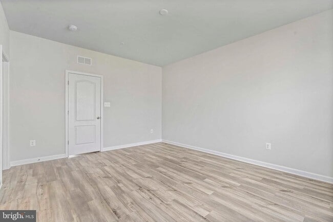 Building Photo - 5903 Garden Walk Dr