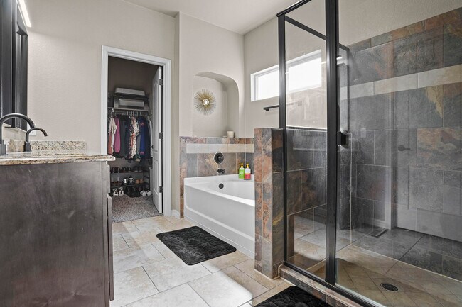Building Photo - 3873 Loma Cortez Dr