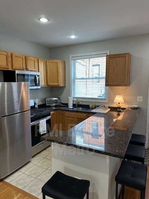 Building Photo - 37 S Ellwood Ave